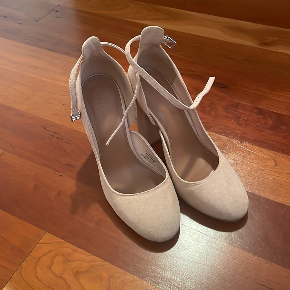 Tan heels